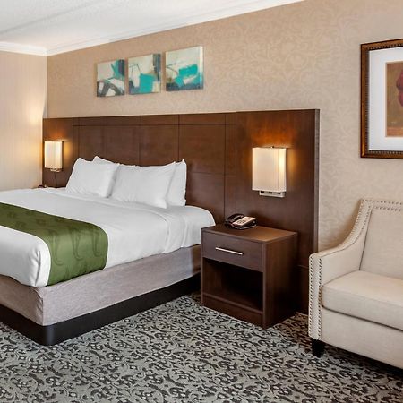 Quality Inn & Conference Centre Midland Esterno foto
