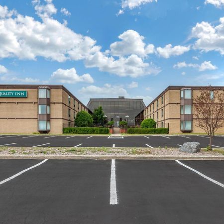 Quality Inn & Conference Centre Midland Esterno foto