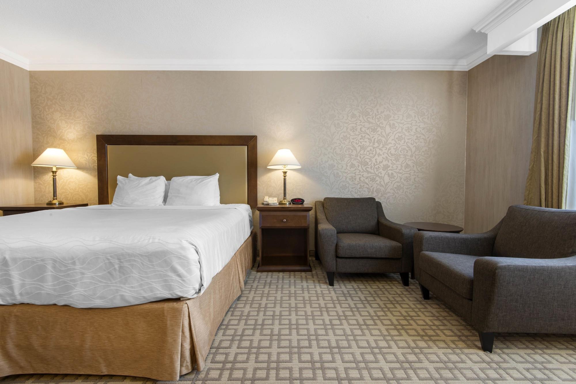 Quality Inn & Conference Centre Midland Esterno foto