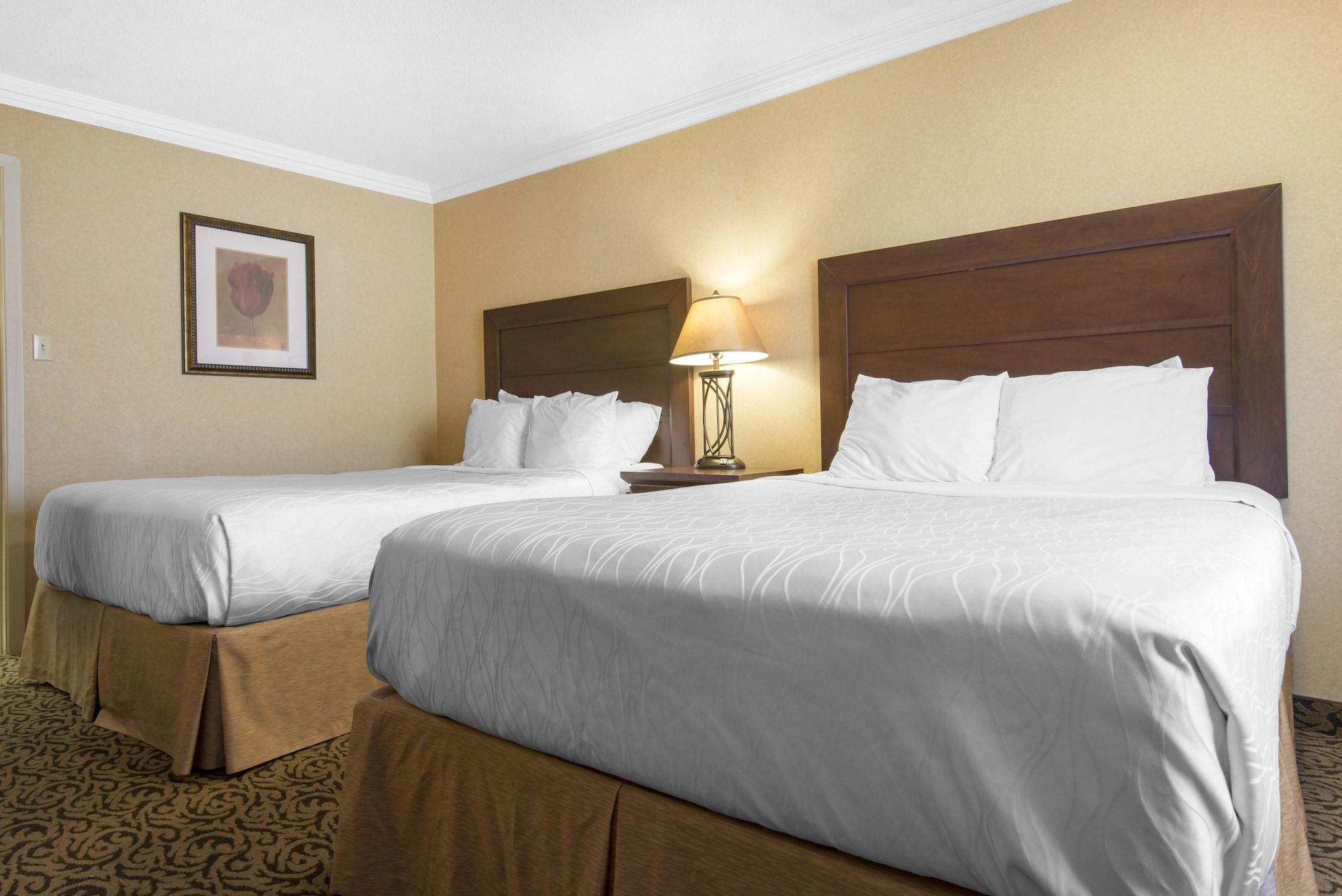 Quality Inn & Conference Centre Midland Esterno foto