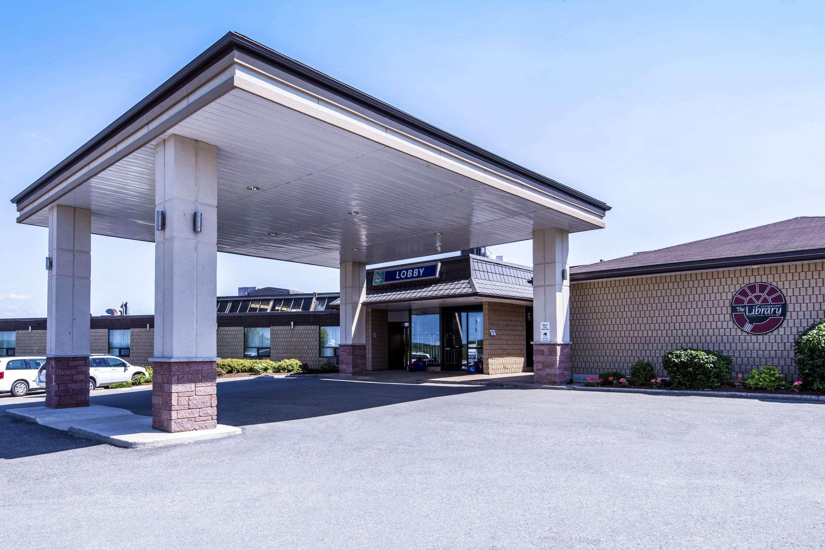 Quality Inn & Conference Centre Midland Esterno foto
