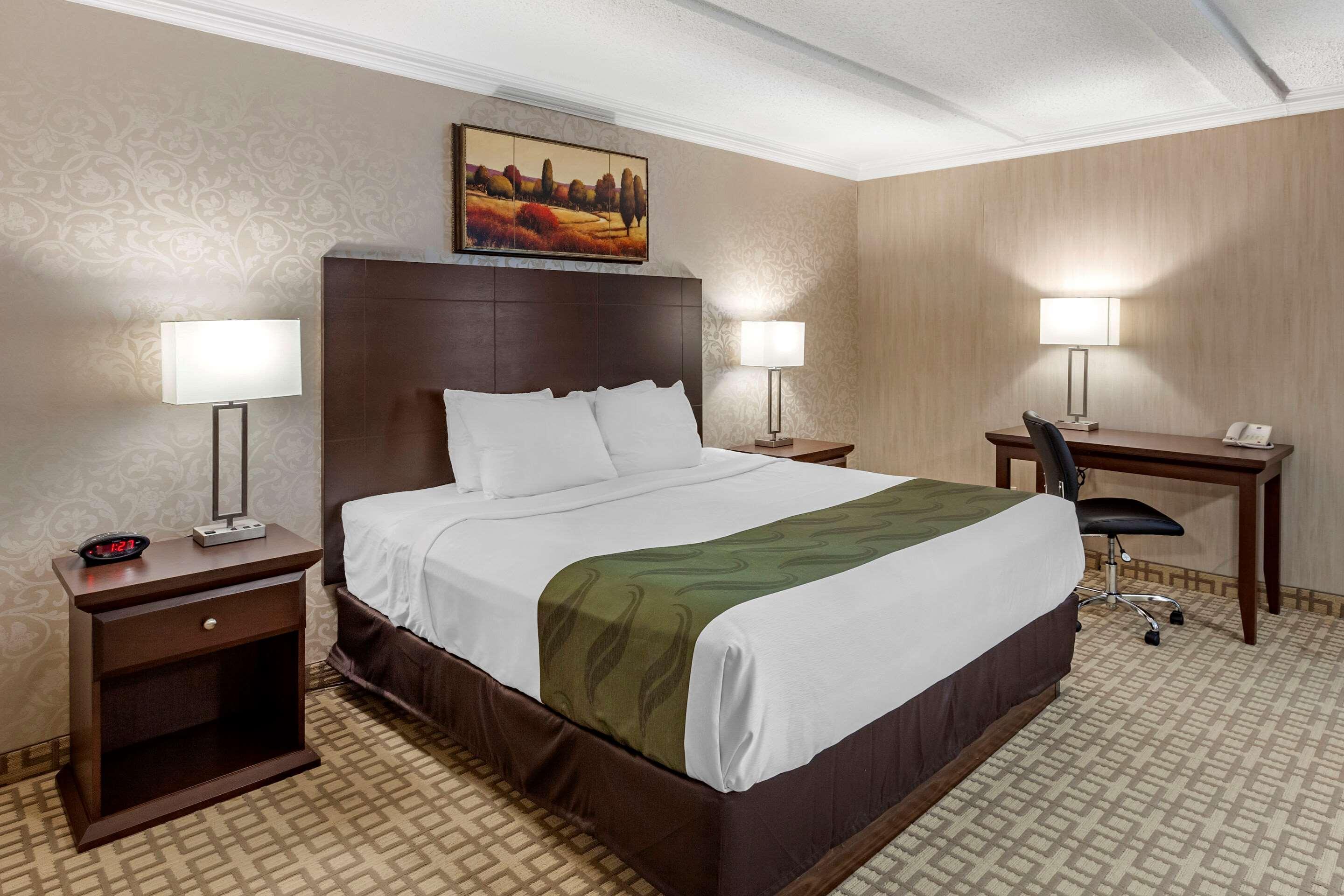 Quality Inn & Conference Centre Midland Esterno foto