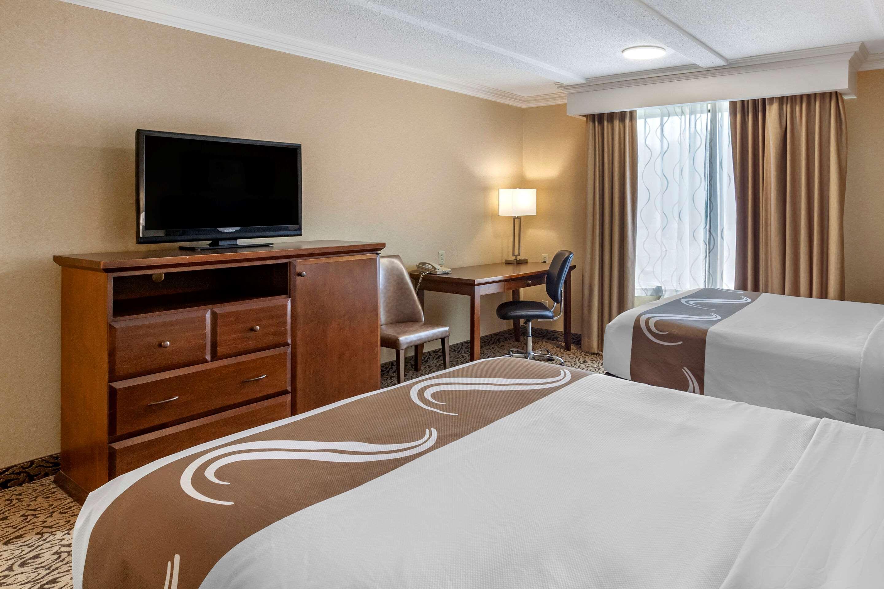 Quality Inn & Conference Centre Midland Esterno foto