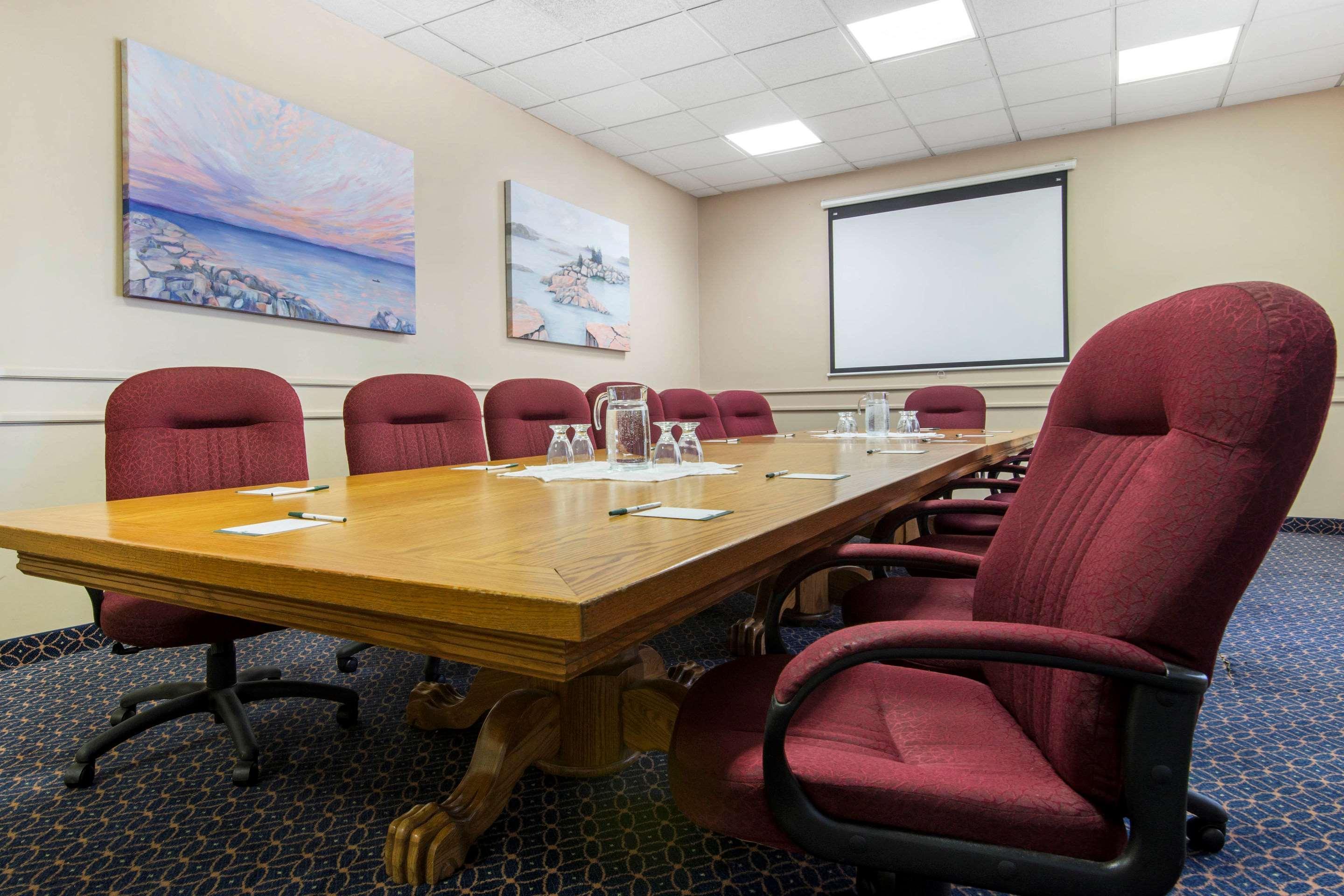 Quality Inn & Conference Centre Midland Esterno foto