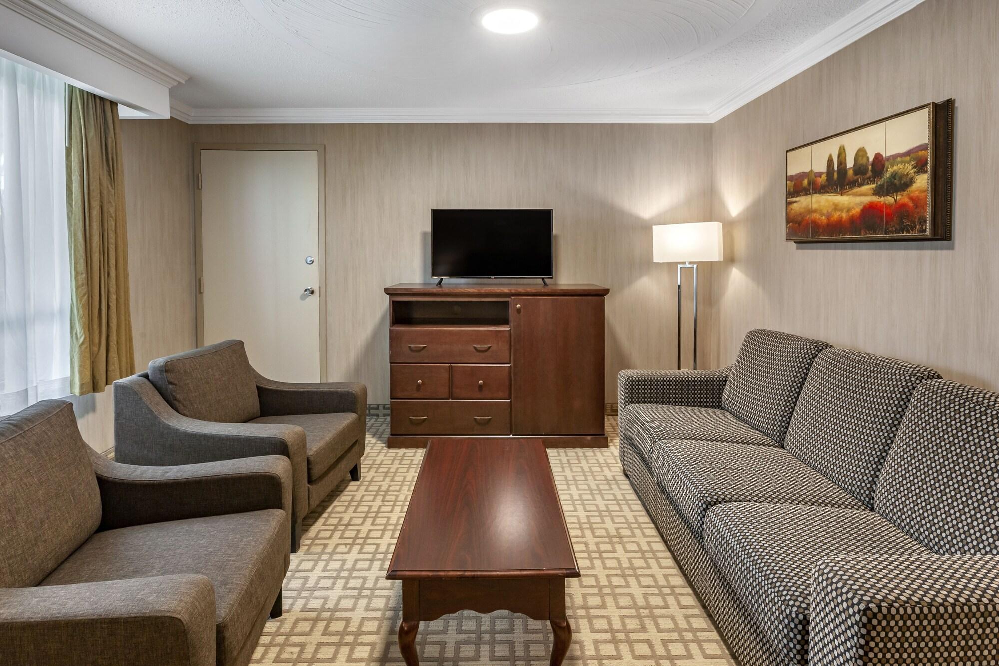 Quality Inn & Conference Centre Midland Esterno foto