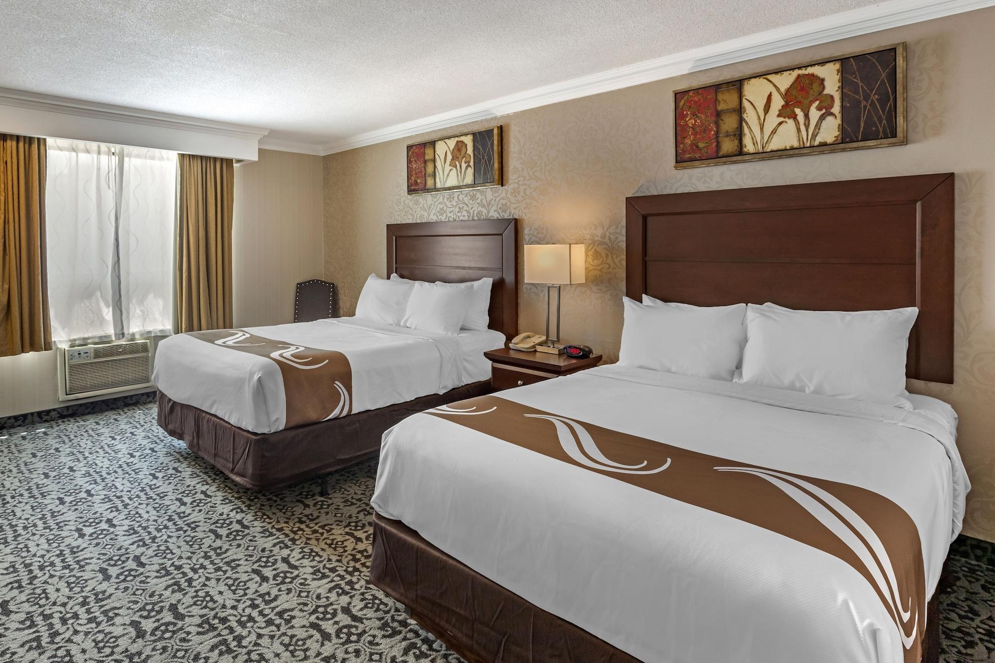 Quality Inn & Conference Centre Midland Esterno foto