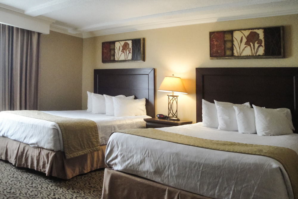 Quality Inn & Conference Centre Midland Esterno foto
