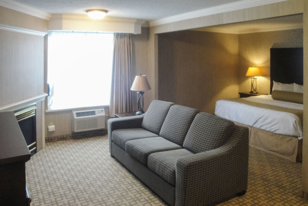 Quality Inn & Conference Centre Midland Esterno foto